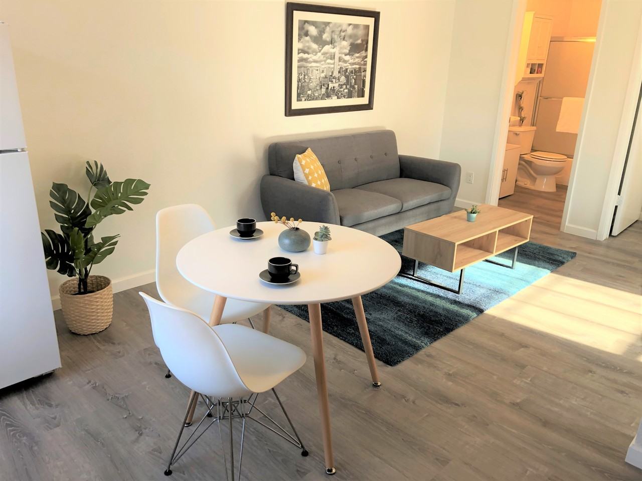 445 40th St #11 - Photo 6 of 12