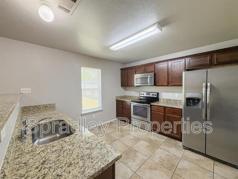 408 Kylar St - Photo 4 of 15