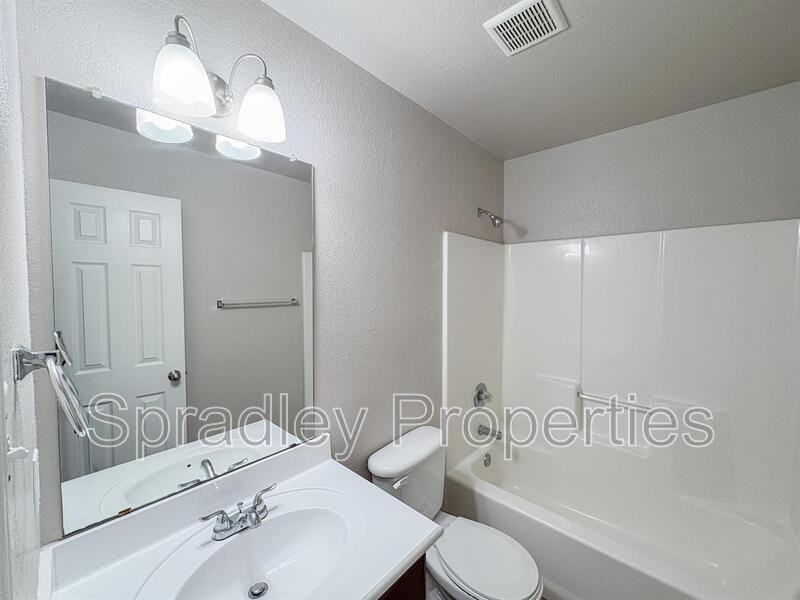 408 Kylar St - Photo 7 of 15