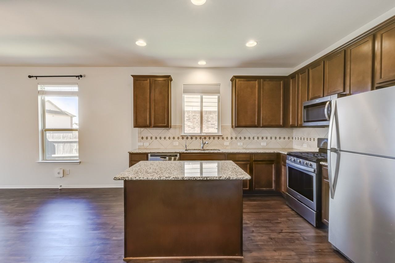 11617 Amber Stream Ln - Photo 3 of 4