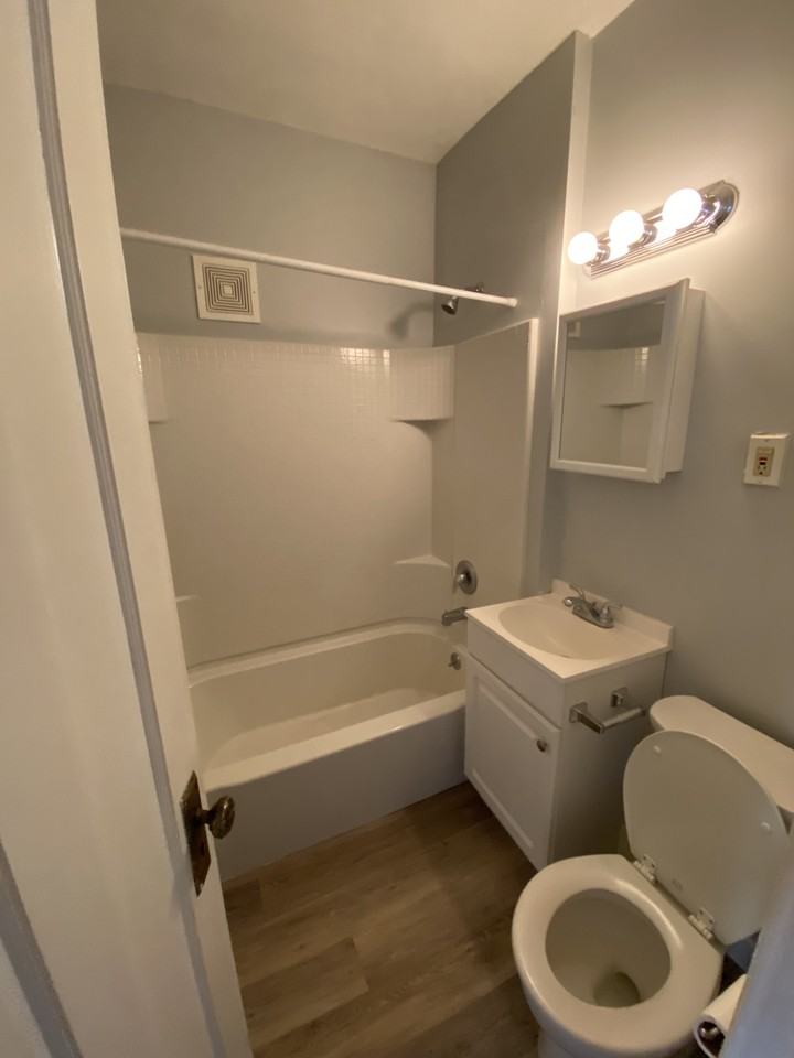 2588 Mayfield Rd #9 - Photo 4 of 6