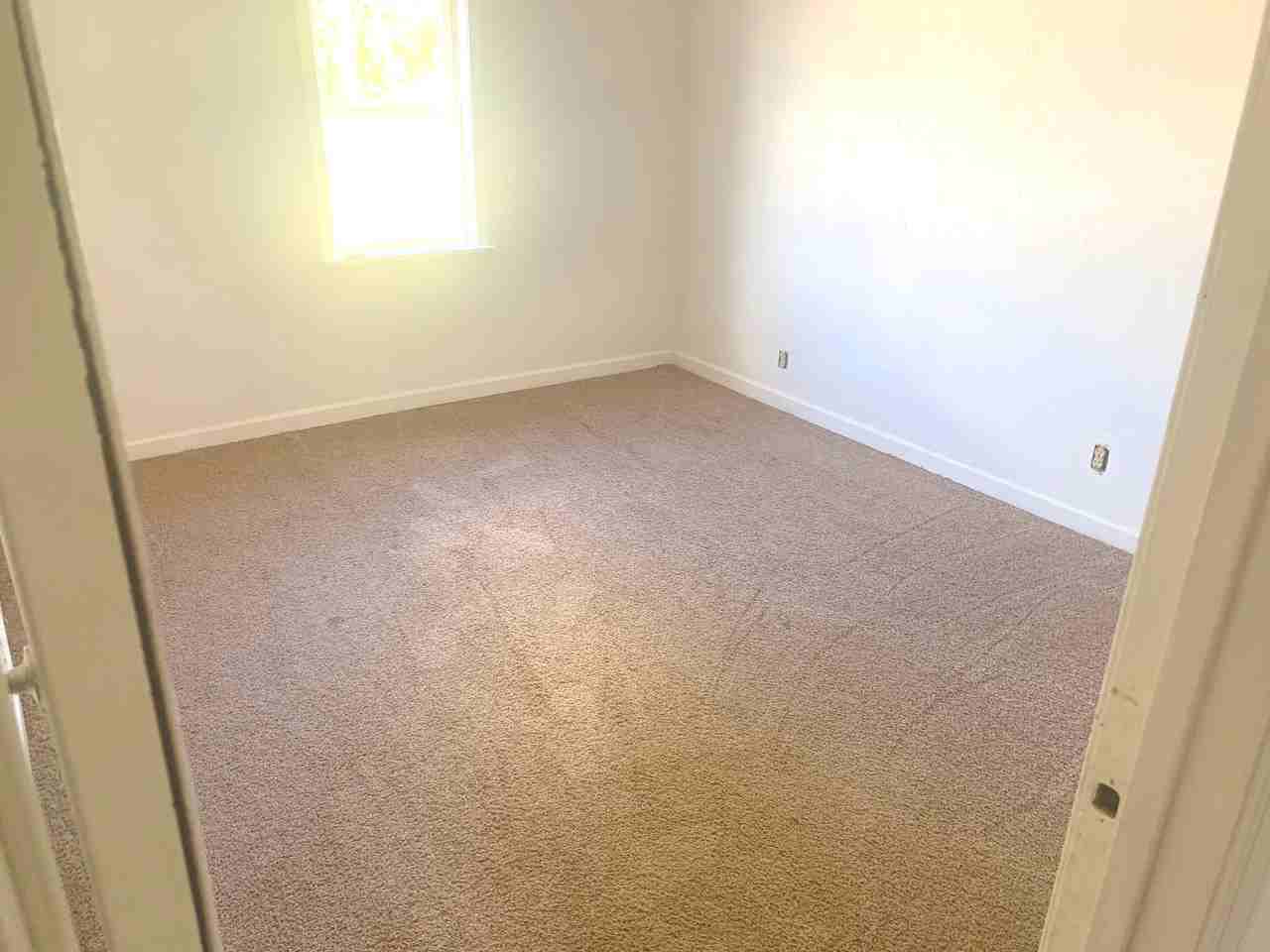 4010 K Dr S #B - Photo 3 of 5