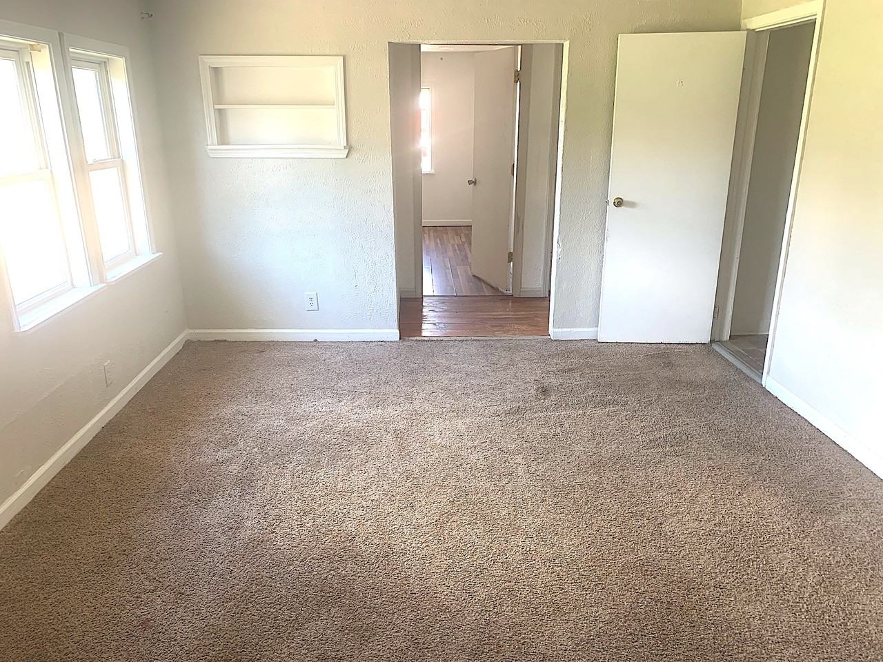 4010 K Dr S #B - Photo 5 of 5