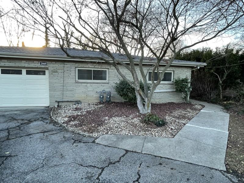 2869 Charing Rd #2869 - Photo 4 of 40