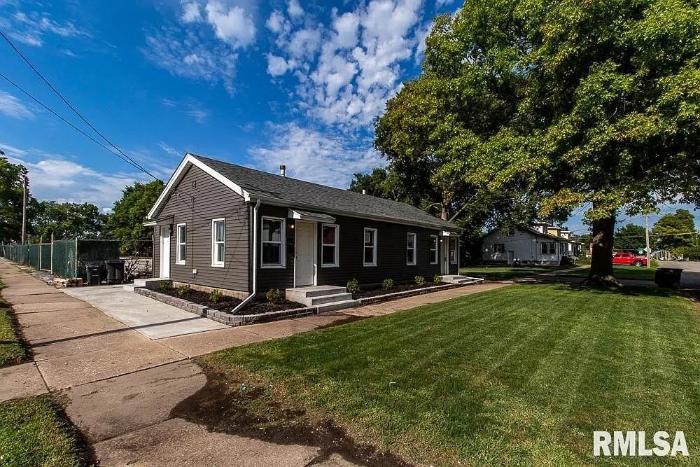 801 5th Ave #1 - Photo 2 of 7