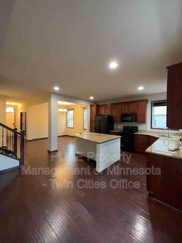 1704 Basswood Ct - Photo 3 of 27