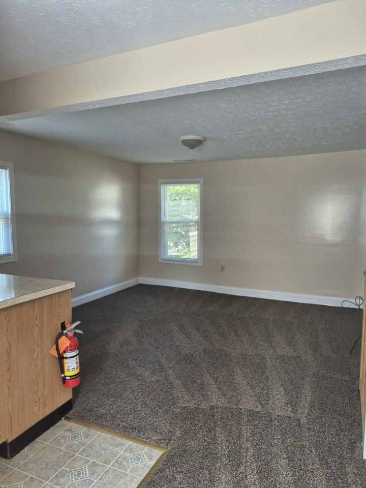 124 E Crain Ave #UP - Photo 2 of 13