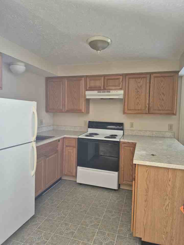 124 E Crain Ave #UP - Photo 3 of 13