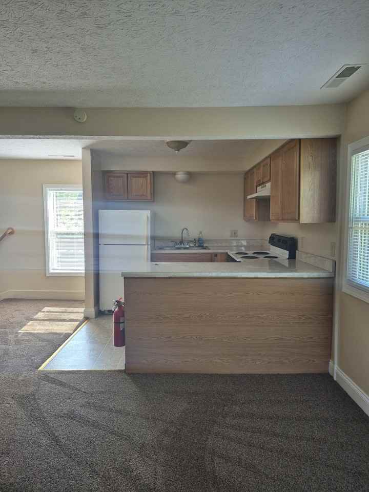 124 E Crain Ave #UP - Photo 4 of 13