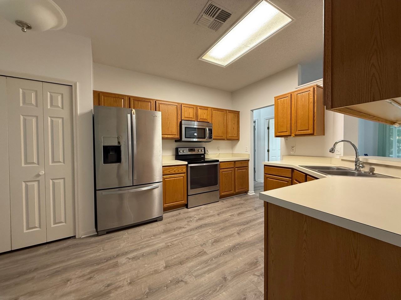 1814 Windsor Oak Dr - Photo 2 of 13