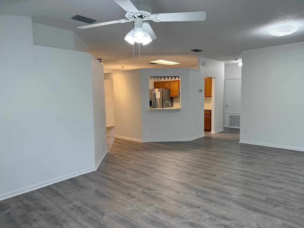 1814 Windsor Oak Dr - Photo 3 of 13