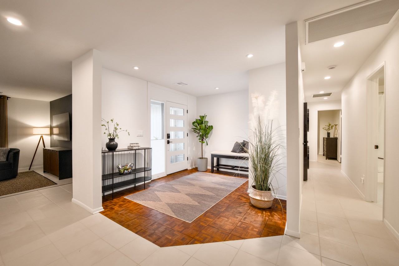 11202 S Shoshoni Dr - Photo 3 of 24