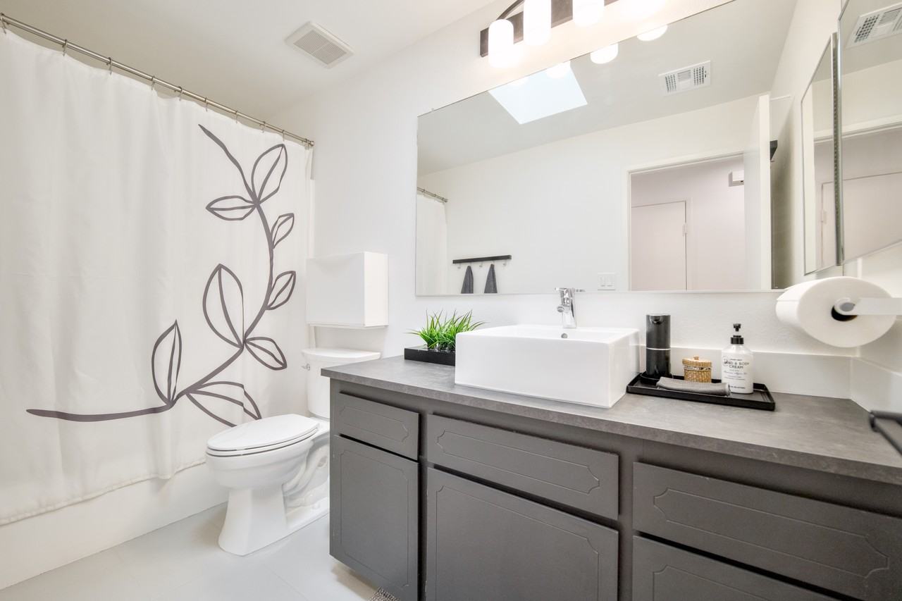 11202 S Shoshoni Dr - Photo 7 of 24