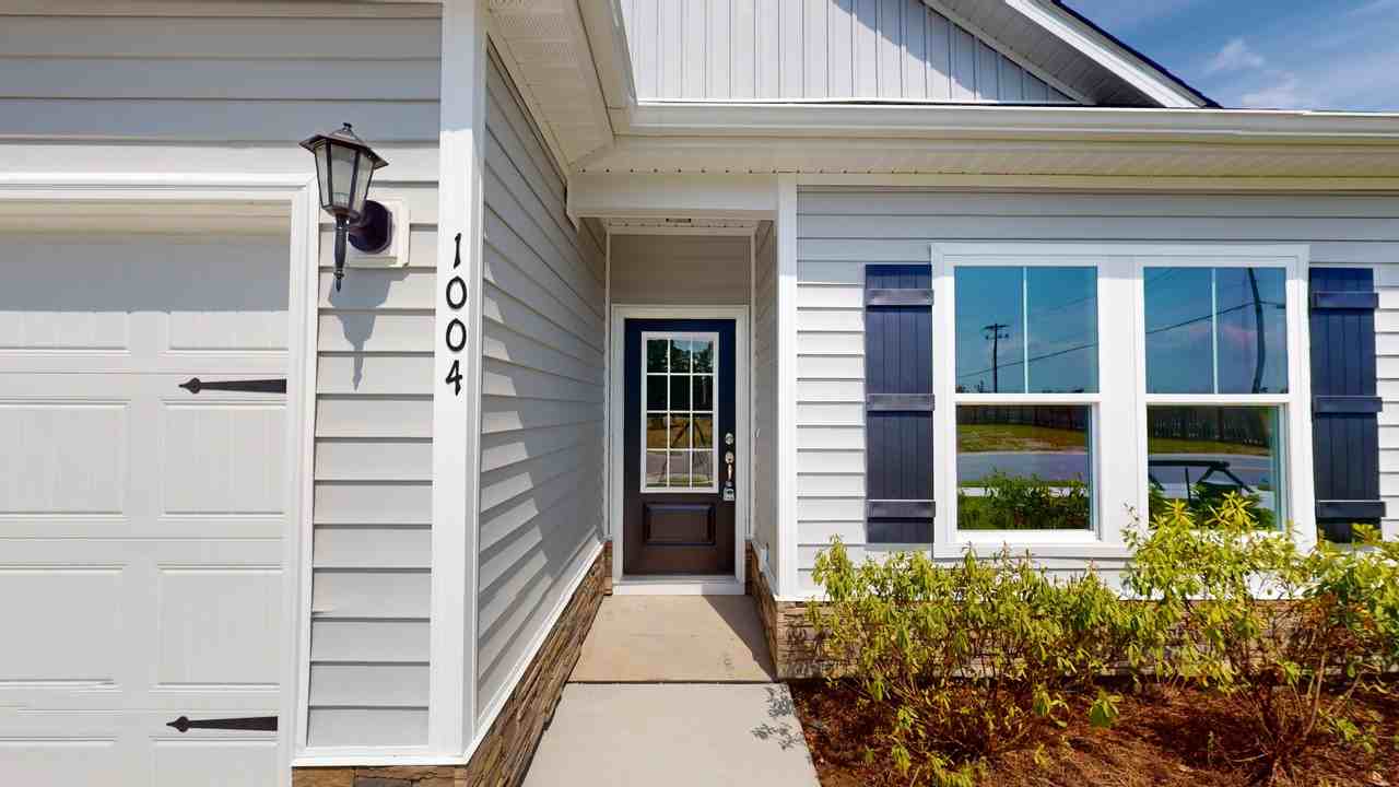 1048 Moen Loop - Photo 3 of 23