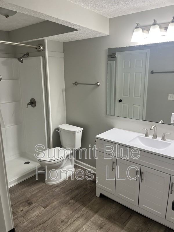 555 N Dupont Ave - Photo 4 of 13