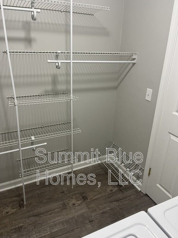 555 N Dupont Ave - Photo 6 of 13