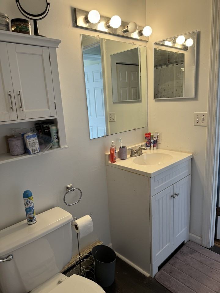 32 Oakwood Dr #32 - Photo 3 of 4