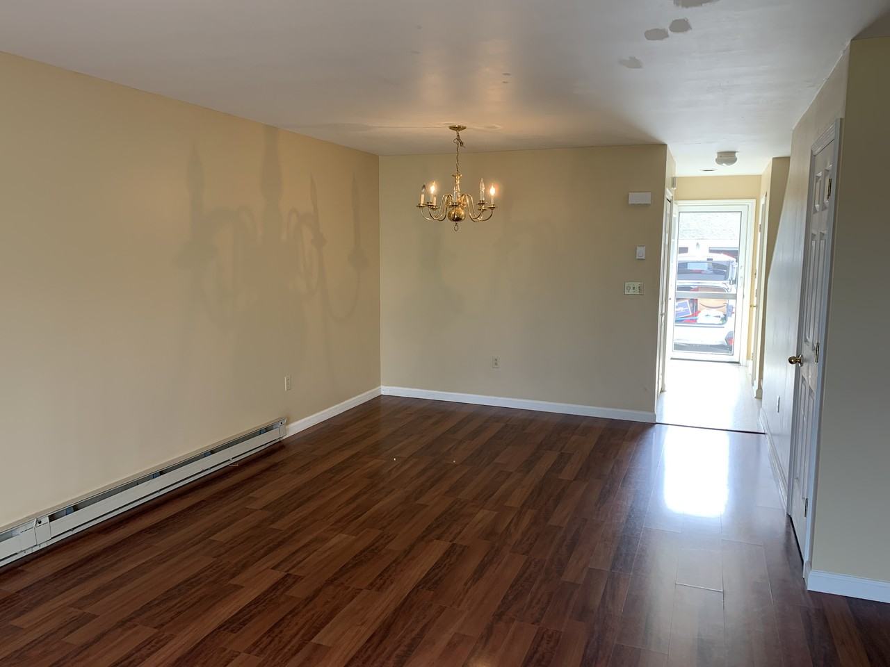 32 Oakwood Dr #32 - Photo 4 of 4