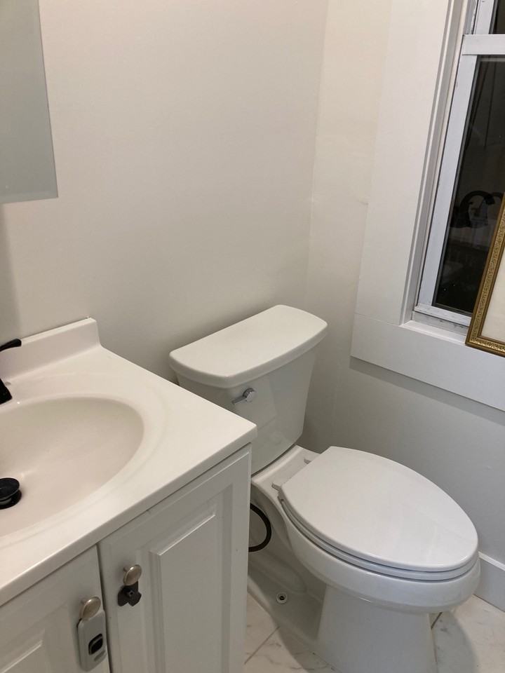 943 Diven St #3 - Photo 3 of 9