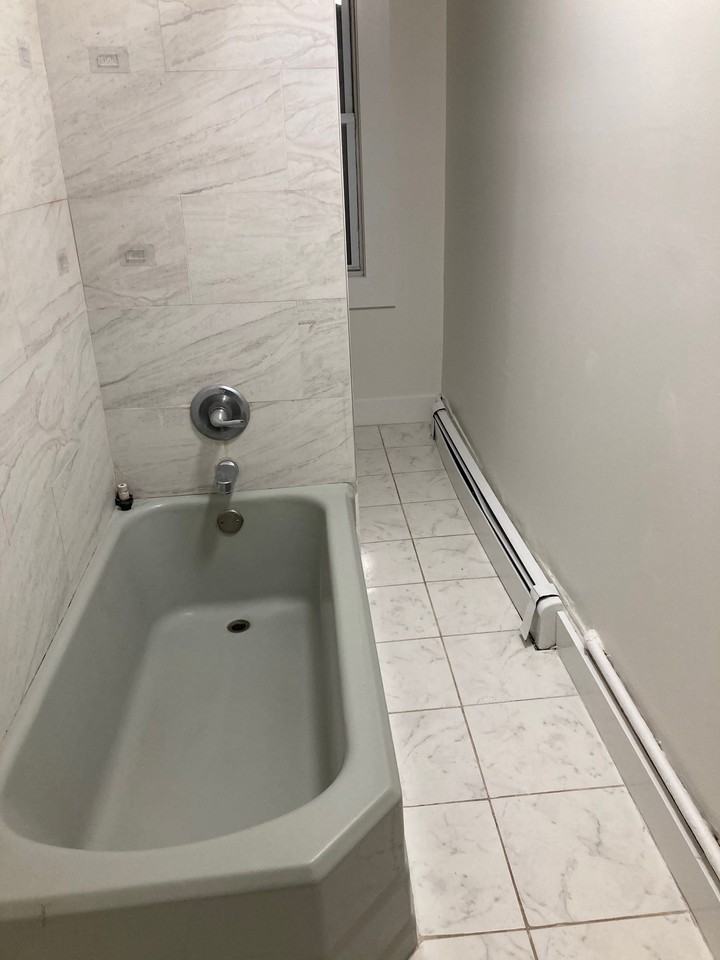 943 Diven St #3 - Photo 7 of 9