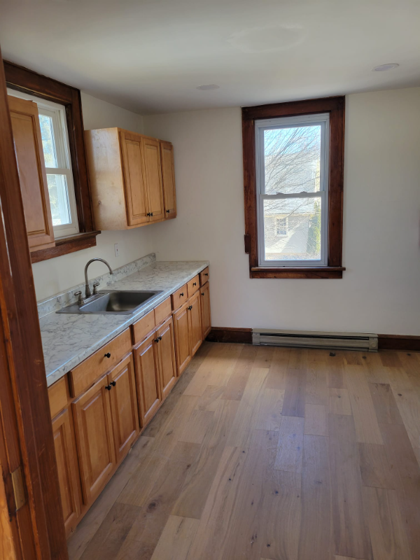 306 Chestnut St - Photo 3 of 13