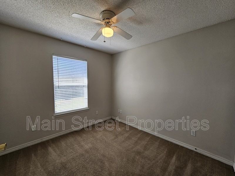 4347 Crosswinds Dr - Photo 2 of 10