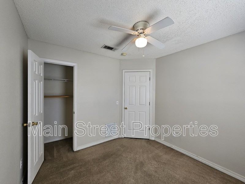 4347 Crosswinds Dr - Photo 3 of 10