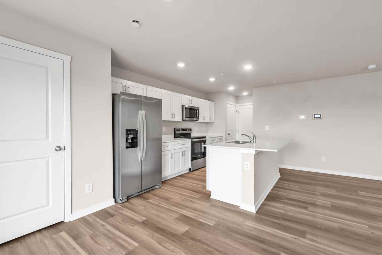 8903 N 167th St - Photo 6 of 38