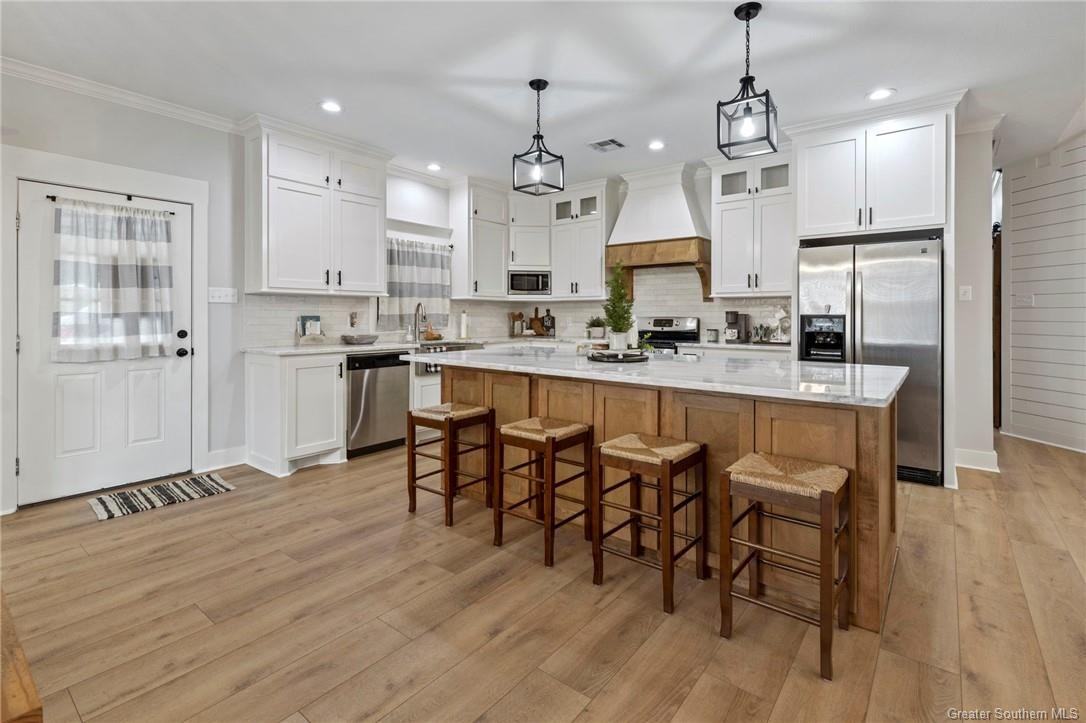 10025 Hwyiowa La - Photo 2 of 2