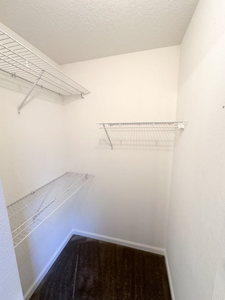 23 Eton Ln - Photo 4 of 25