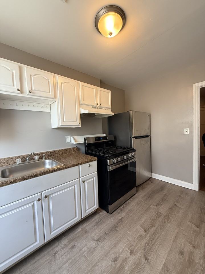 3535 Juneway #2 - Photo 4 of 8