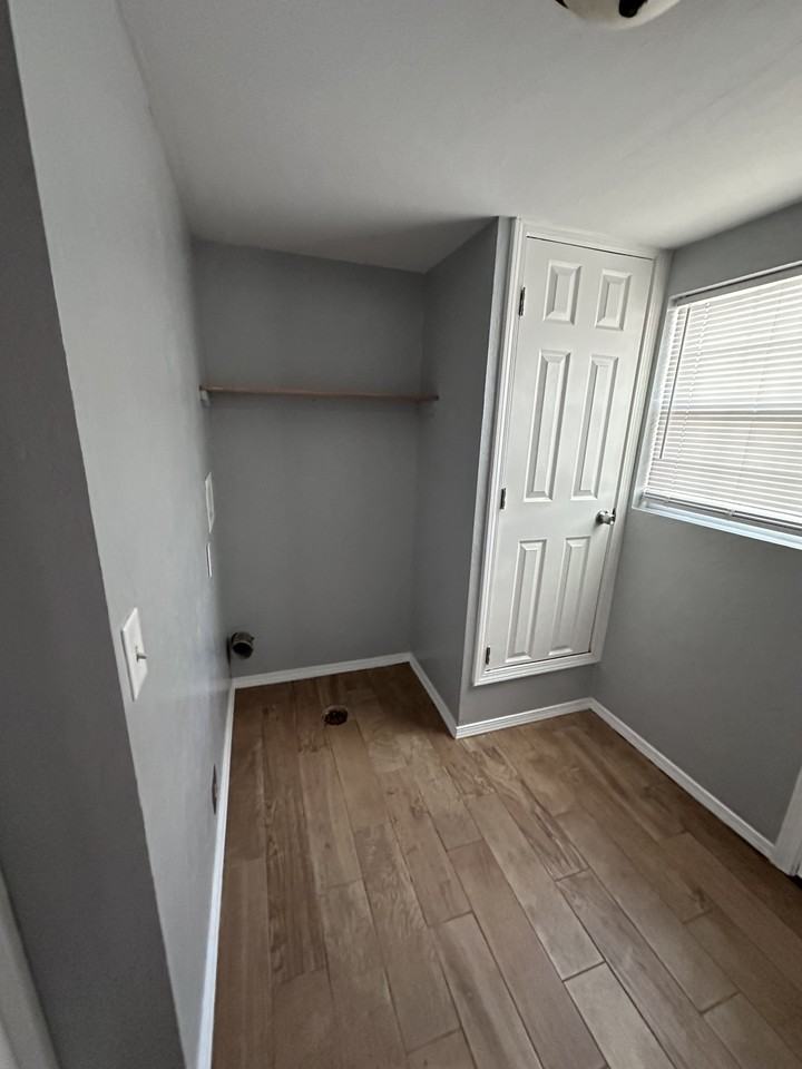 2400 Nw 36th St - Photo 5 of 11