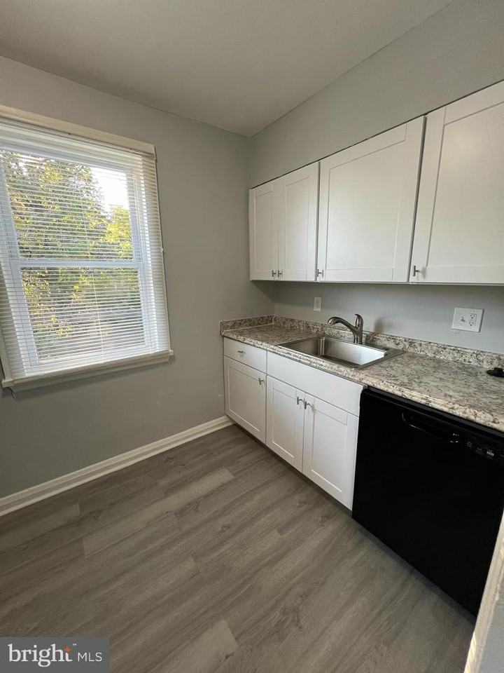 Gleneagle Rd - Photo 2 of 17