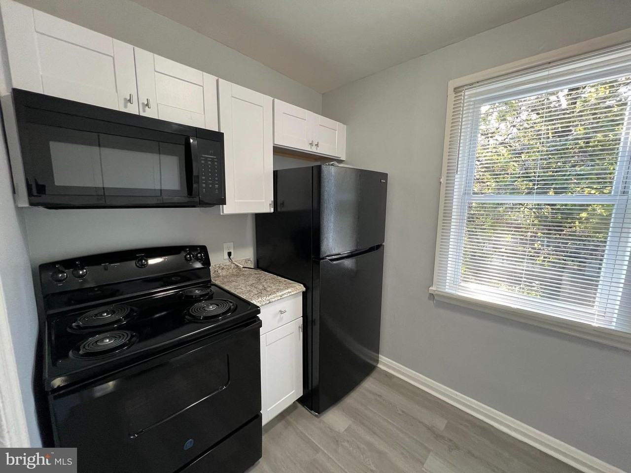 Gleneagle Rd - Photo 5 of 17