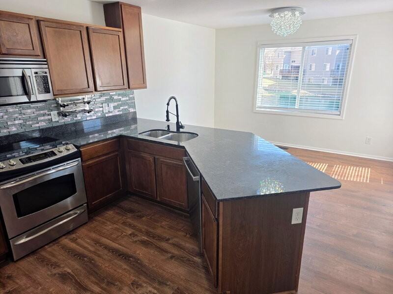 2215 Nw Bayberry Ln - Photo 4 of 41