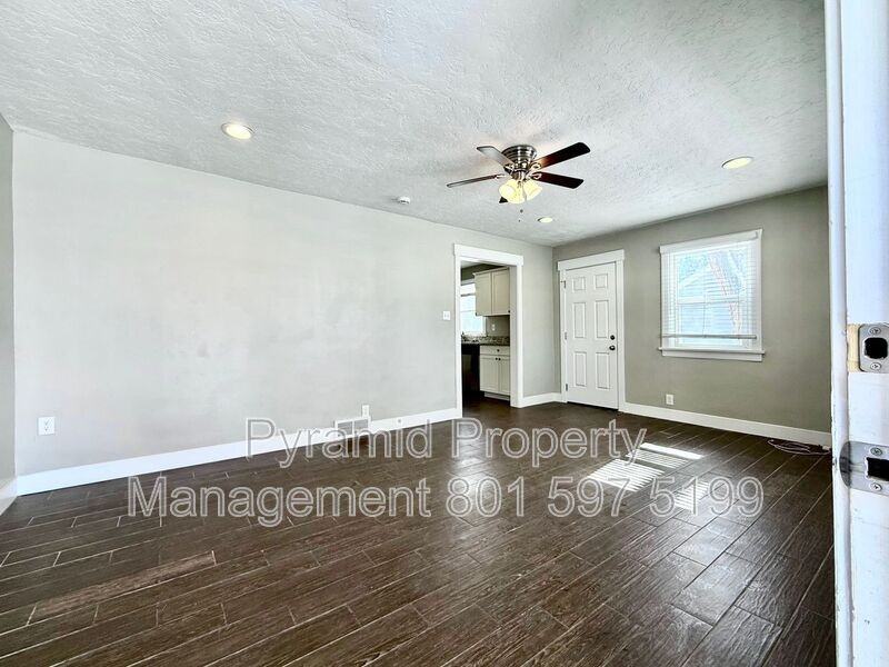 3185 S St #A - Photo 3 of 18