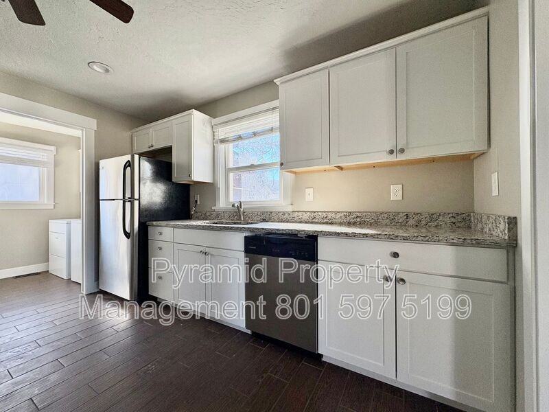 3185 S St #A - Photo 6 of 18