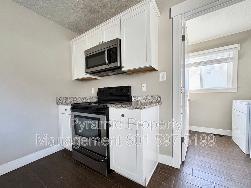 3185 S St #A - Photo 7 of 18