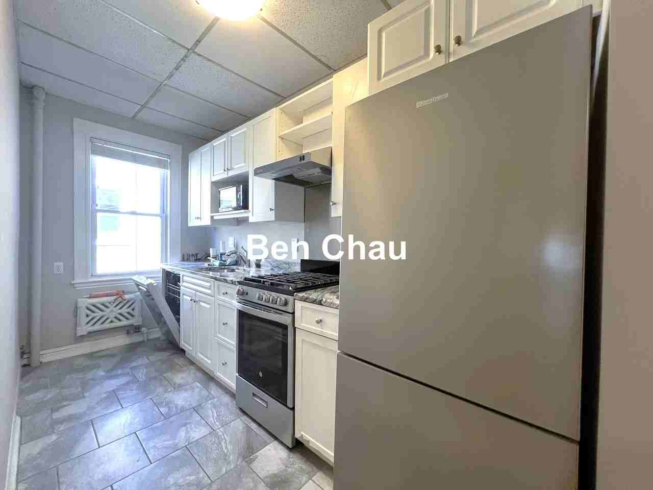 1675 Massachusetts Ave #4B - Photo 4 of 15