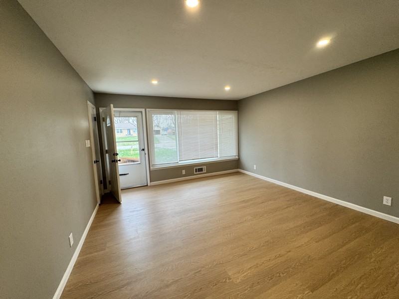 5 Minutes From Uindy - Photo 4 of 9