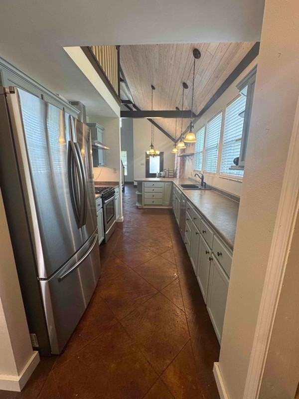 103 Shirley St - Photo 3 of 26