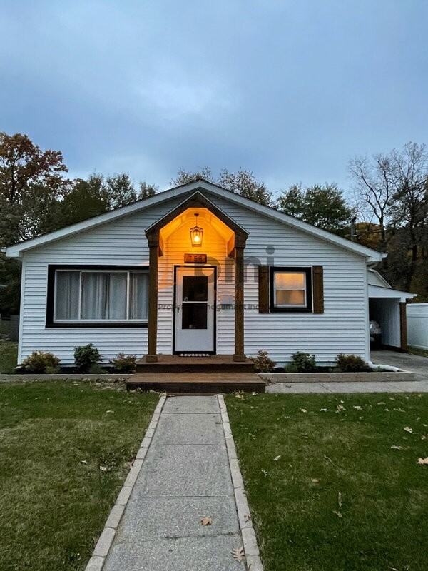 758 Hope St - Photo 2 of 18
