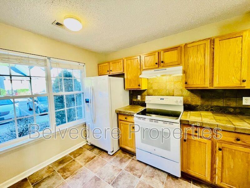 4405 Carlys Way - Photo 3 of 11