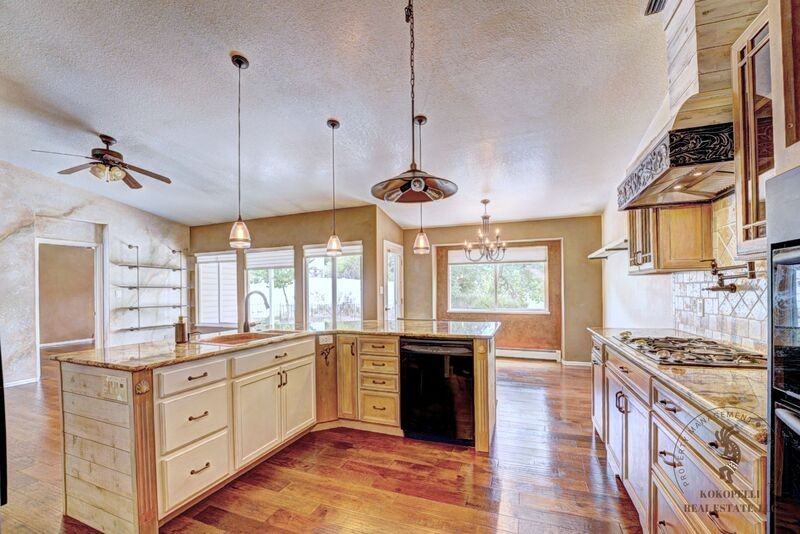 536 Park Ridge Ct - Photo 3 of 8