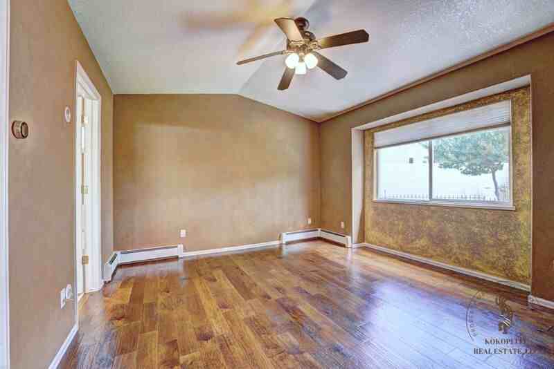 536 Park Ridge Ct - Photo 6 of 8