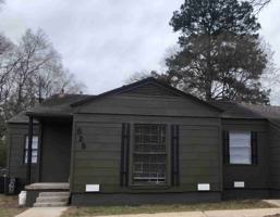 featured image of 828 Hickam Dr