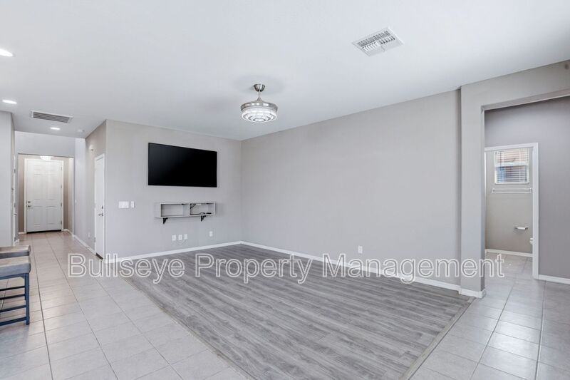 304 N 78th Pl - Photo 5 of 41