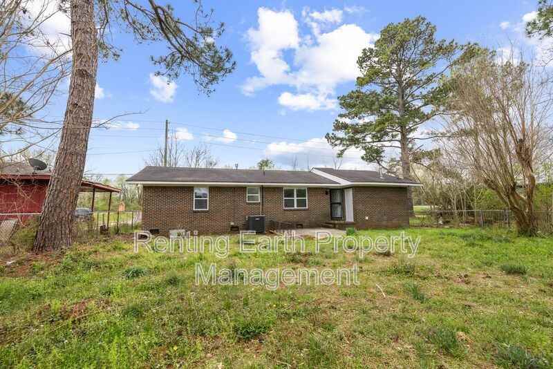 2129 13th St N - Photo 5 of 17