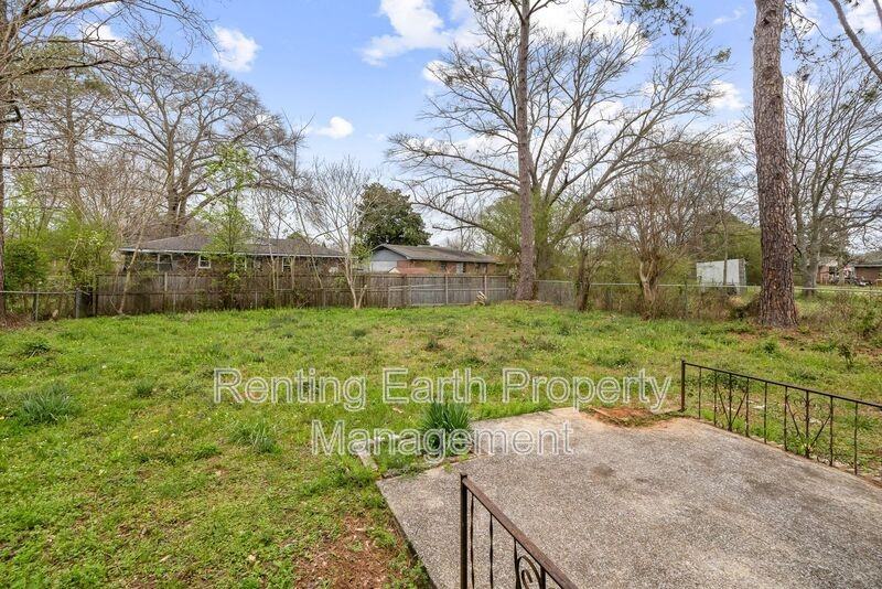 2129 13th St N - Photo 6 of 17