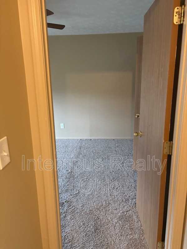 3840 Mercedes Pl #4 - Photo 4 of 9